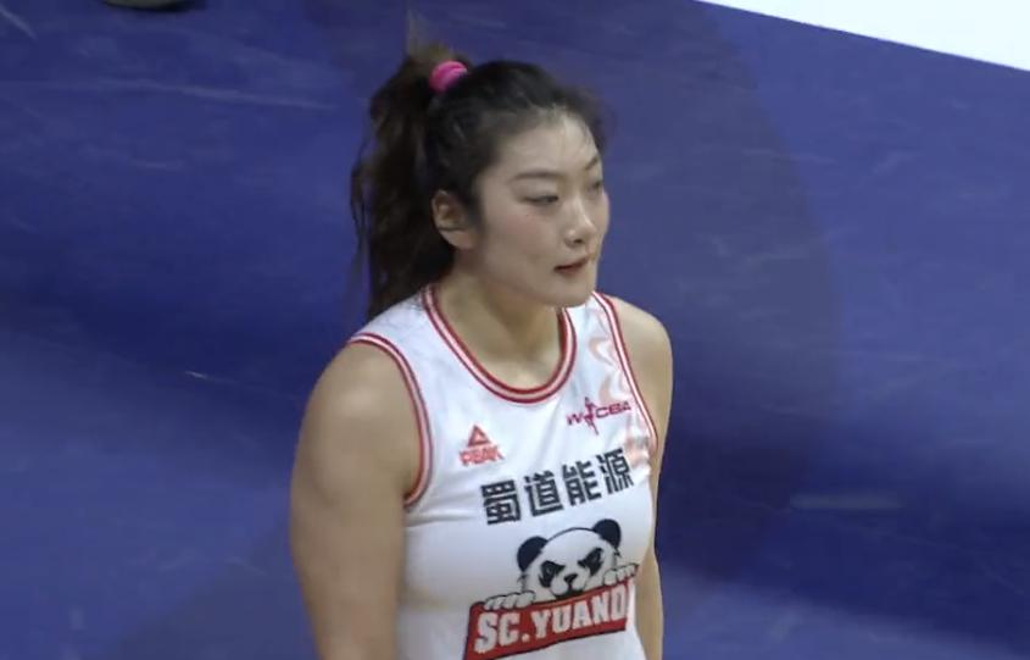 四川球员表现出色，助球队取胜