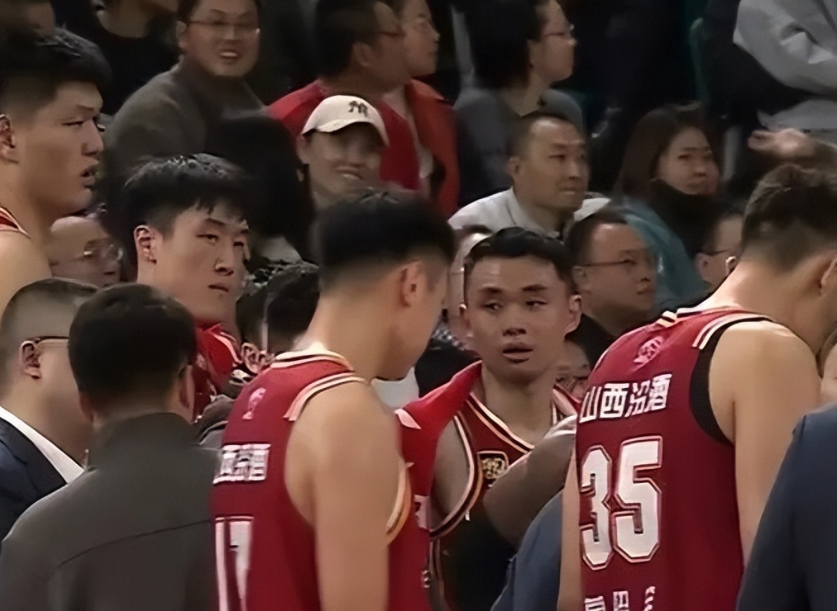 关于浙江队遭遇两连败，寻求换帅打破颓势的信息