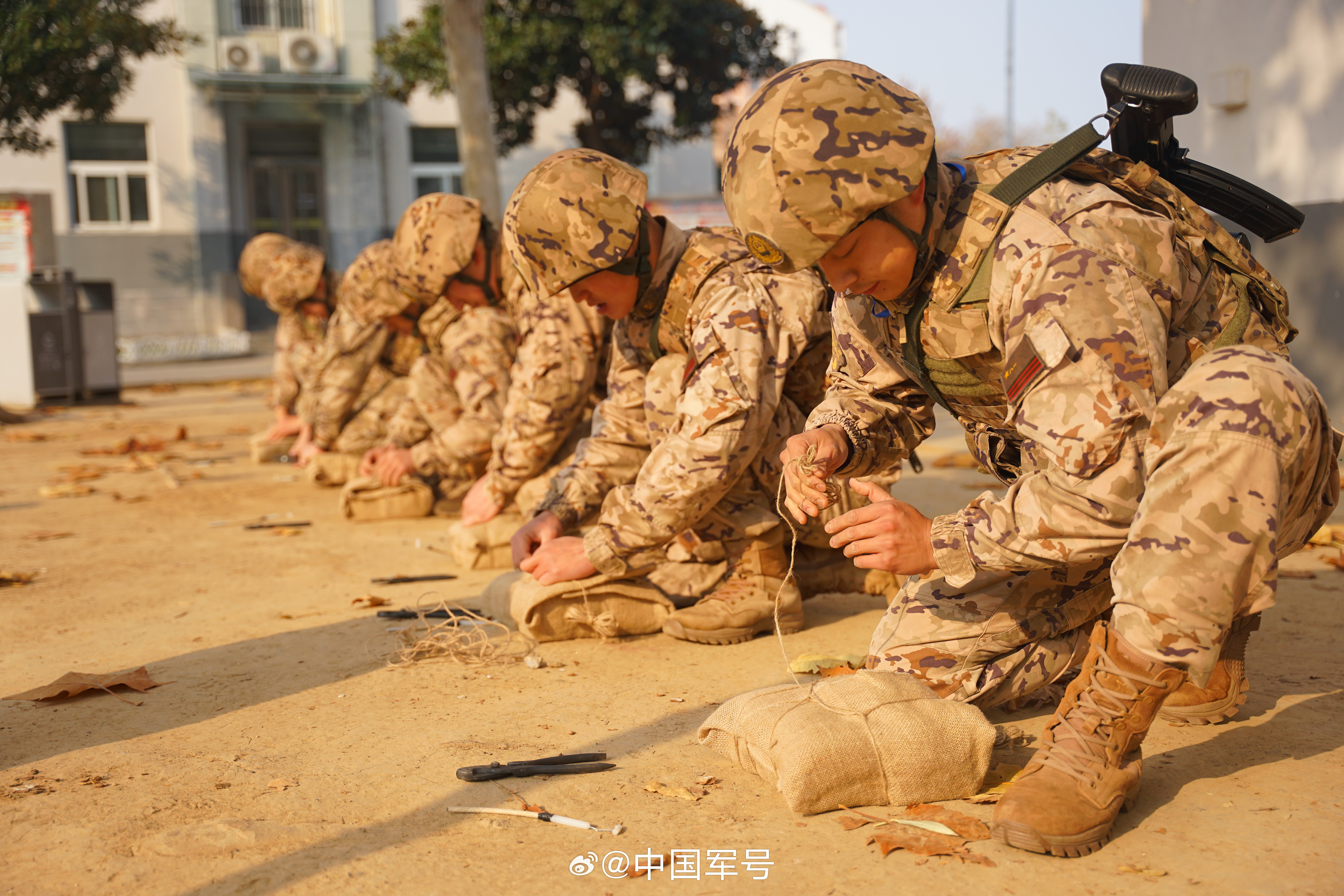 阿尔希拉尔教练组强化体能训练，备战关键战的简单介绍