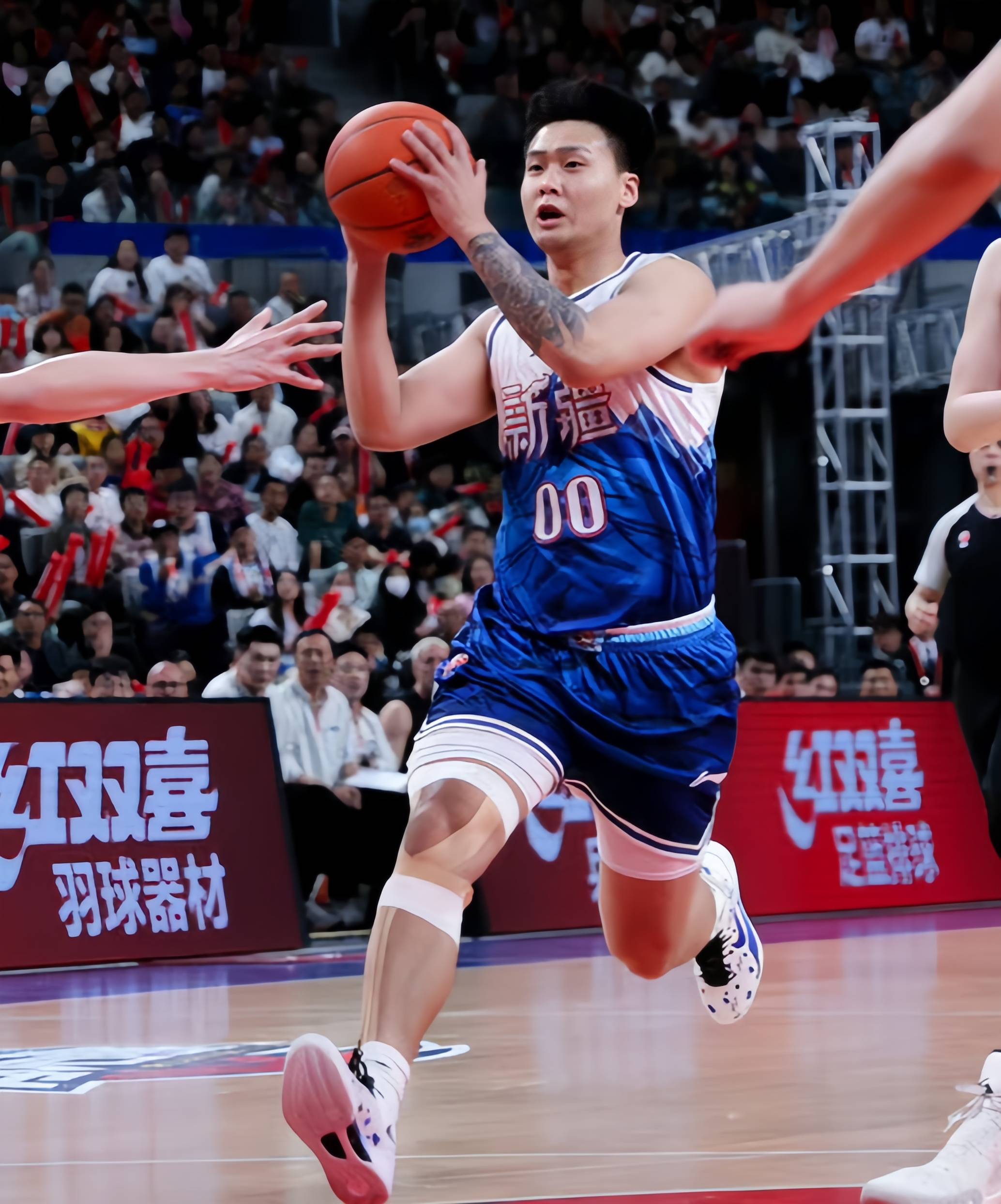 包含CBA季前赛新疆广汇vs浙江稠州前瞻：赵睿首秀引爆焦点战的词条