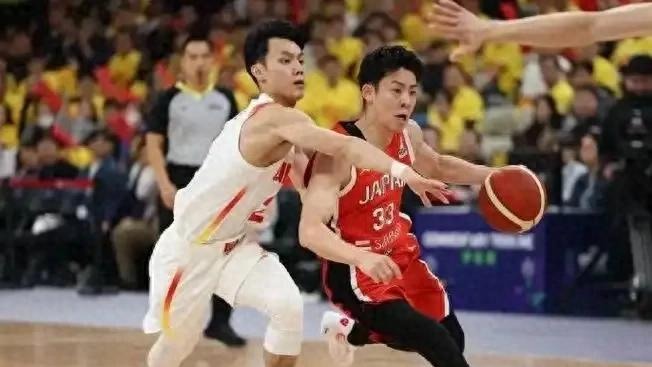 亚美体育-关于25年亚预赛回顾：赵睿16分8板5助，中国大胜日本的信息