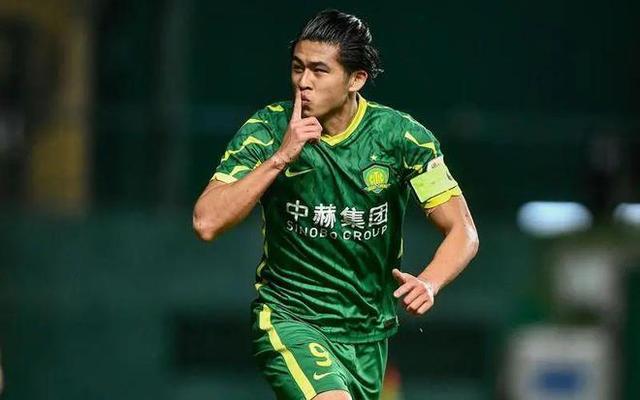 东亚杯-张玉宁失单刀国足0-2不敌日本遭两连败