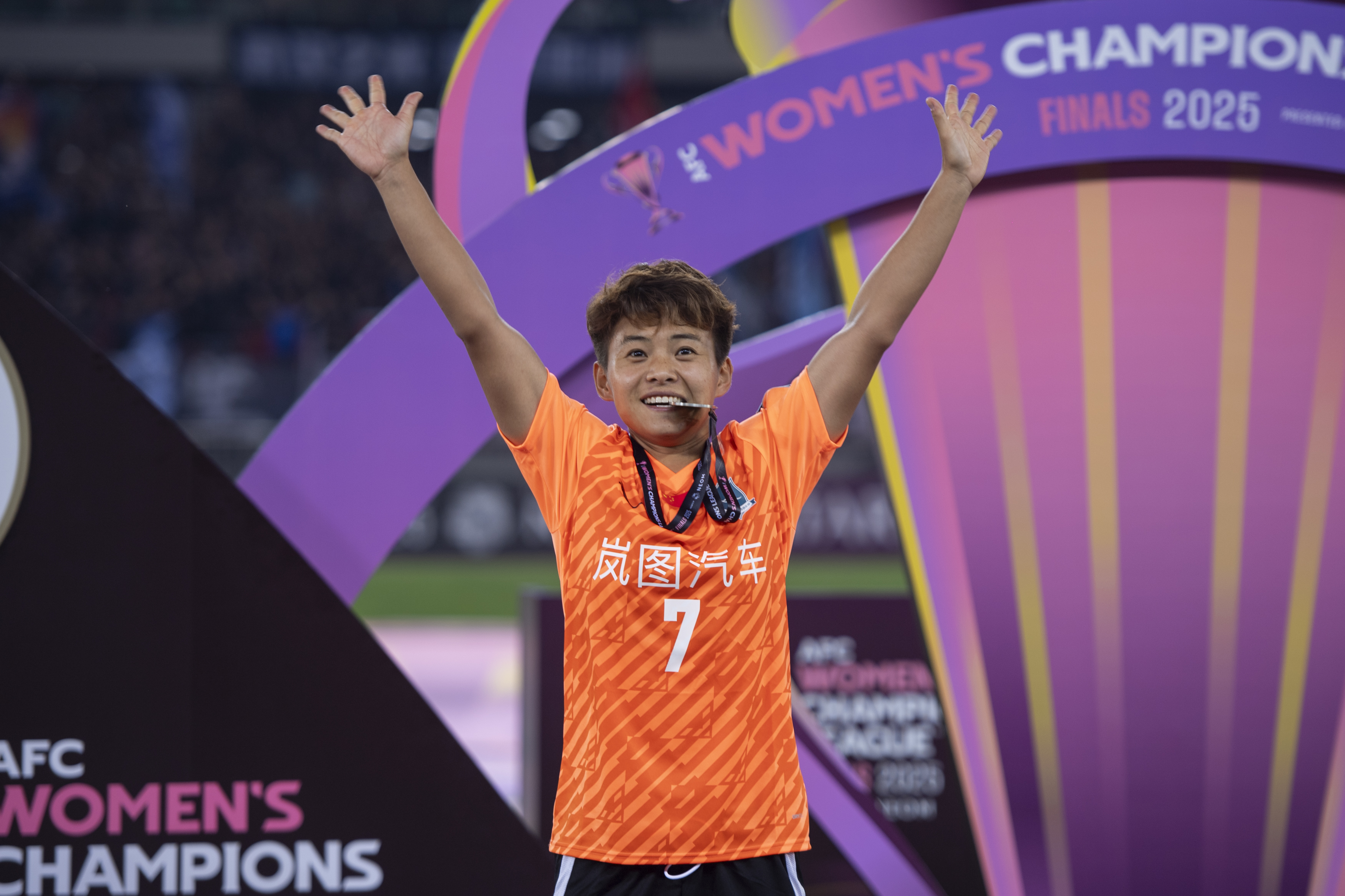 荣耀之路，女足选手夺魁竞逐无限风光
